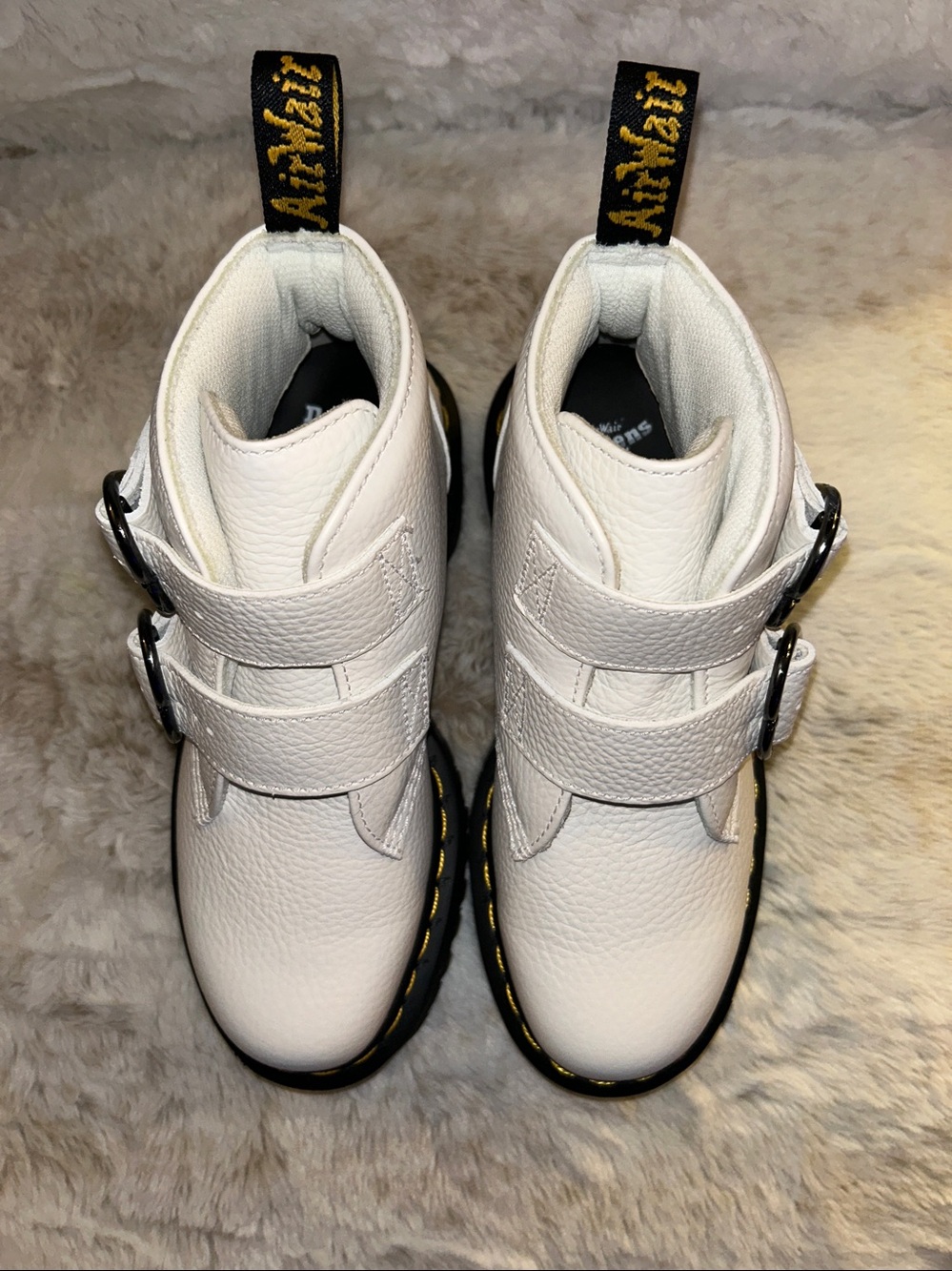 🤍NWOB Dr. Martens Devon Heart Boots WHITE Women’s Size 7🤍 - Picture 3 of 10